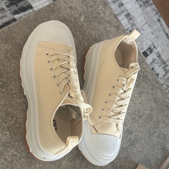 Taxi Shoes - Cream Platform Taxi Sneakers